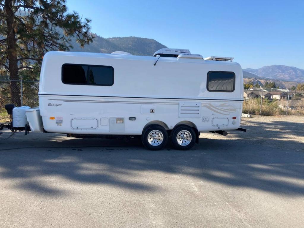 escape travel trailer canada